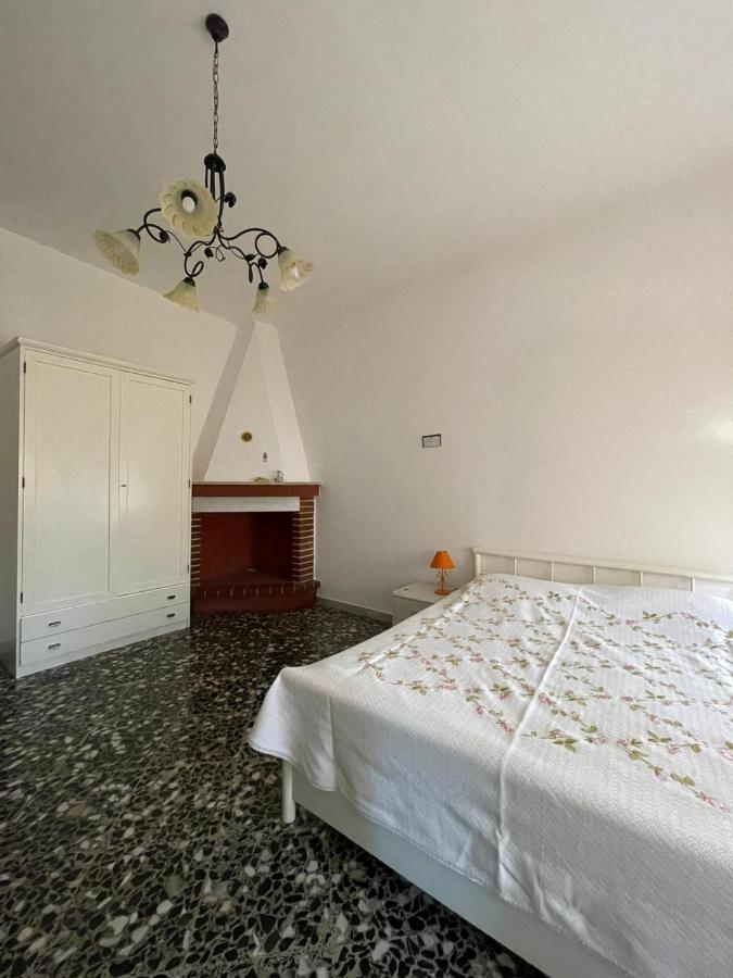 Leone Villa Castro  Buitenkant foto