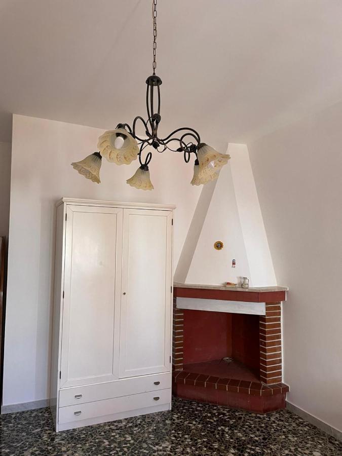 Leone Villa Castro  Buitenkant foto